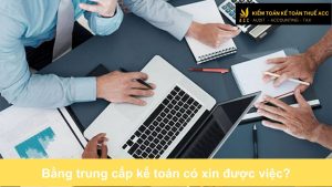 Bằng trung cấp kế toán có xin được việc